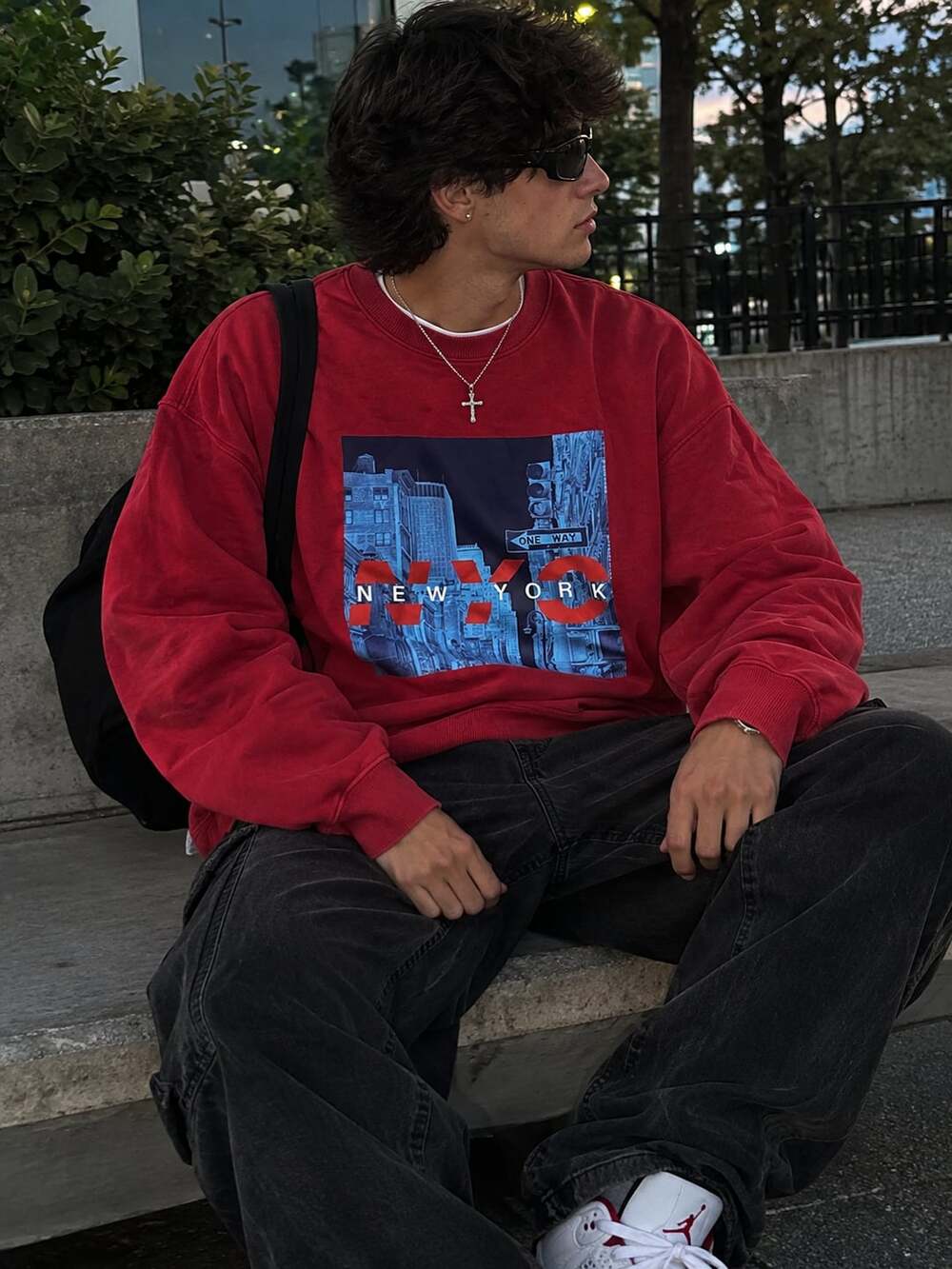 H&M NYC Graphic Oversized Sweatshirt Size L Red
